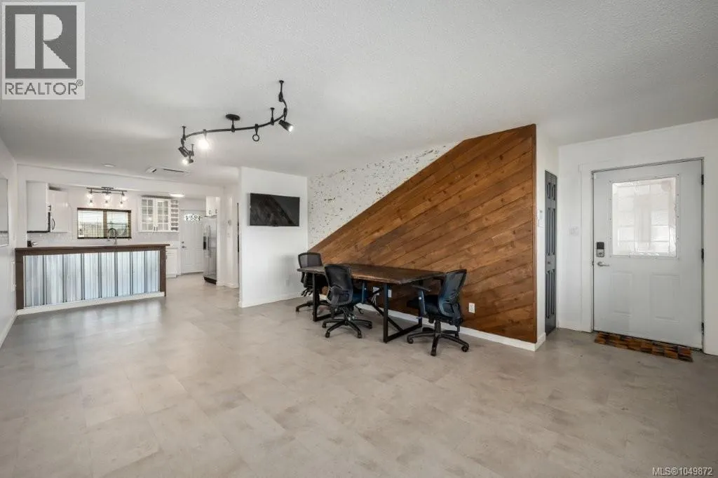 2204/2206 Petersen Pl