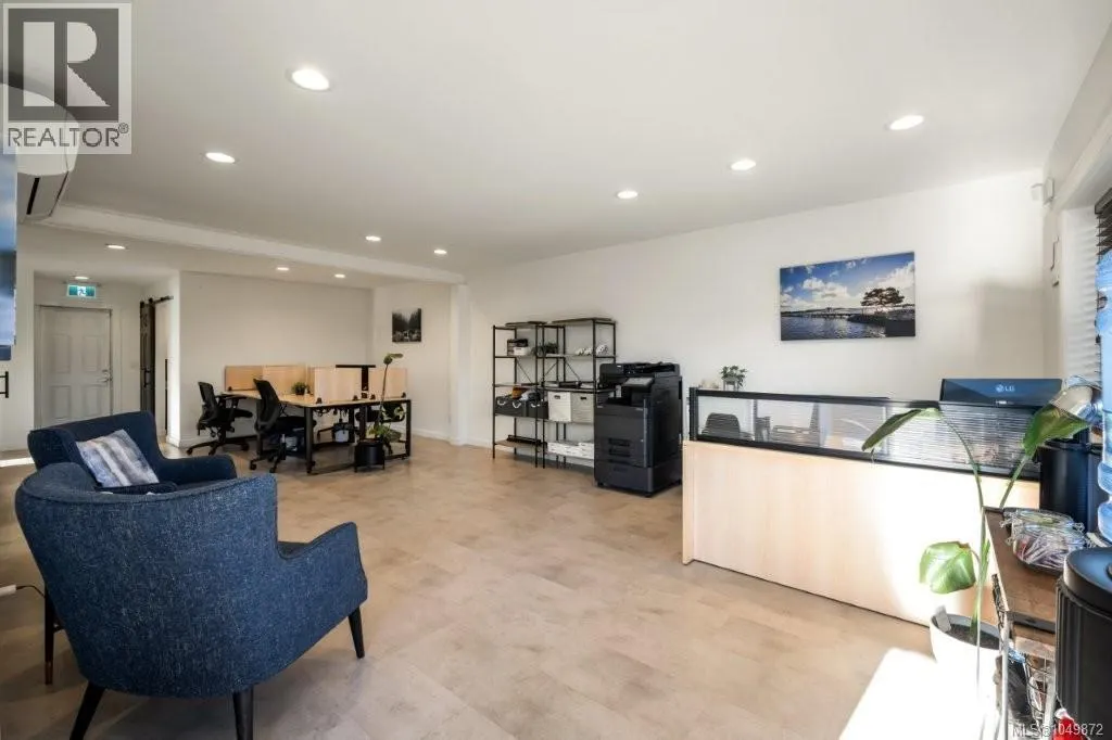 2204/2206 Petersen Pl