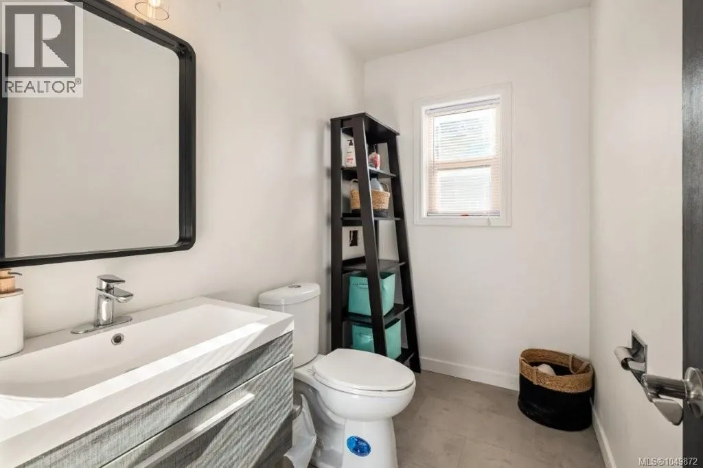 2204/2206 Petersen Pl