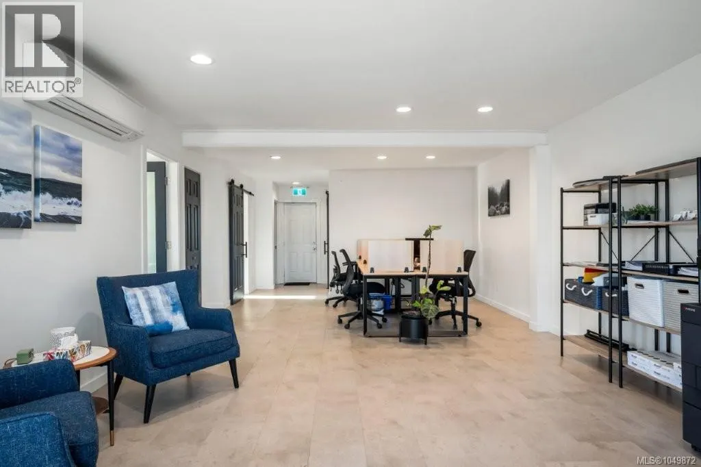 2204/2206 Petersen Pl