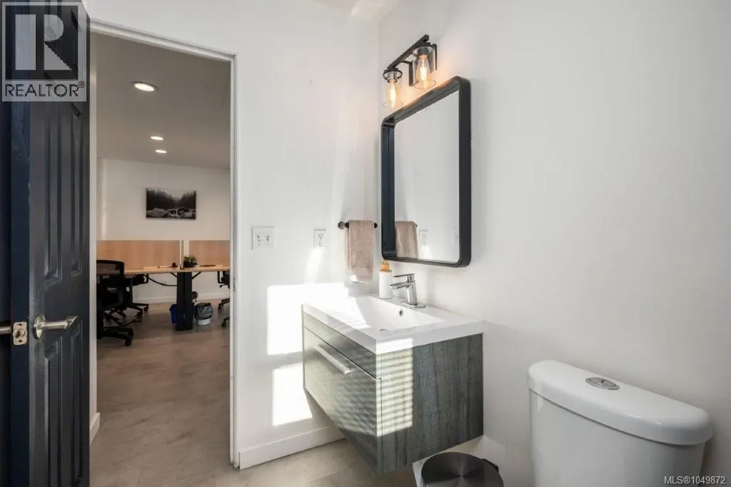 2204/2206 Petersen Pl