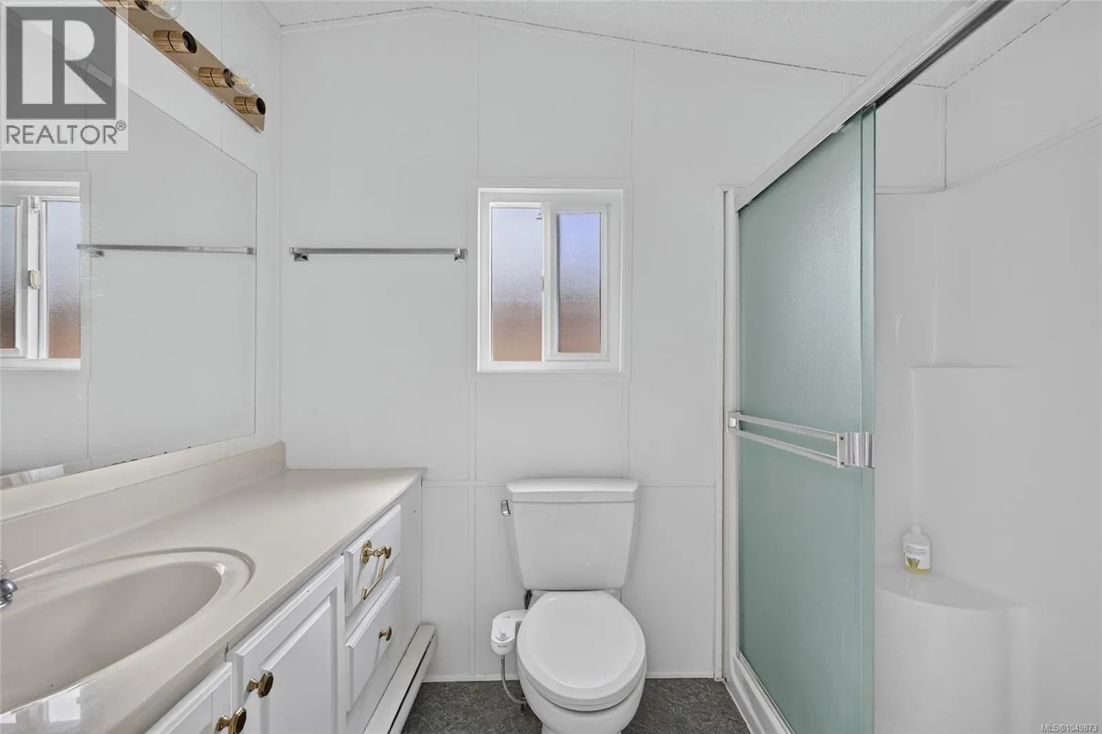 88 7583 Central Saanich Rd