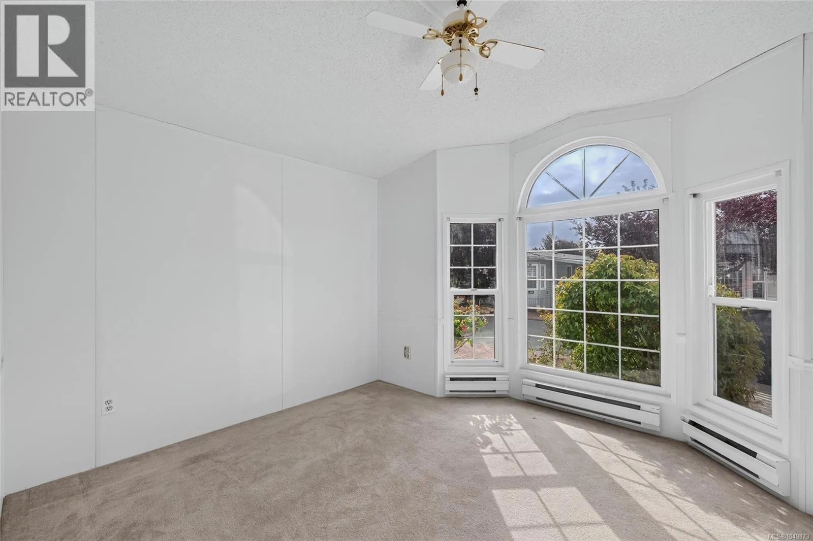 88 7583 Central Saanich Rd