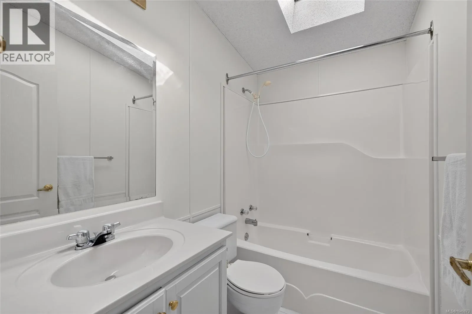 88 7583 Central Saanich Rd