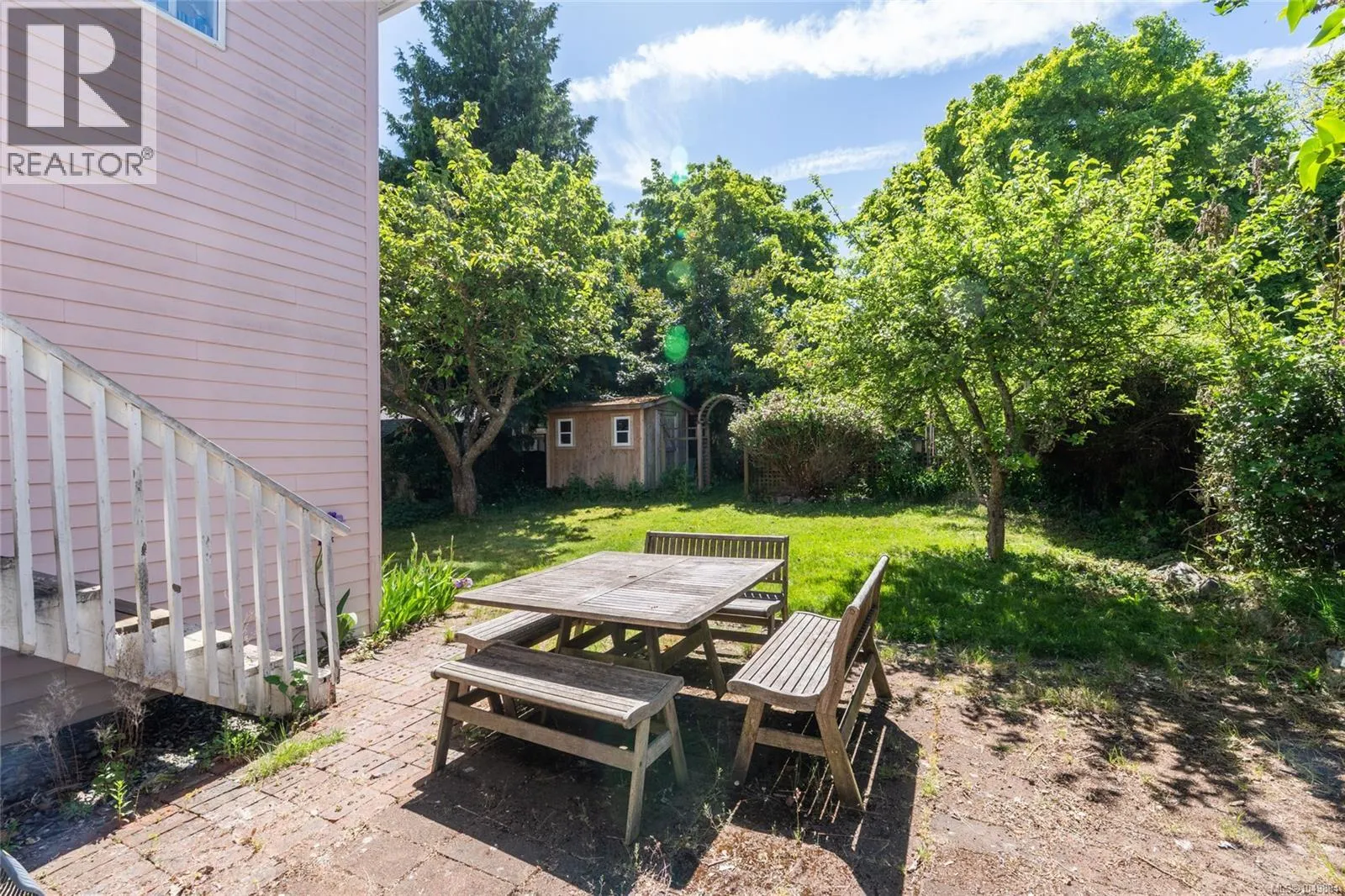2561 Sinclair Rd