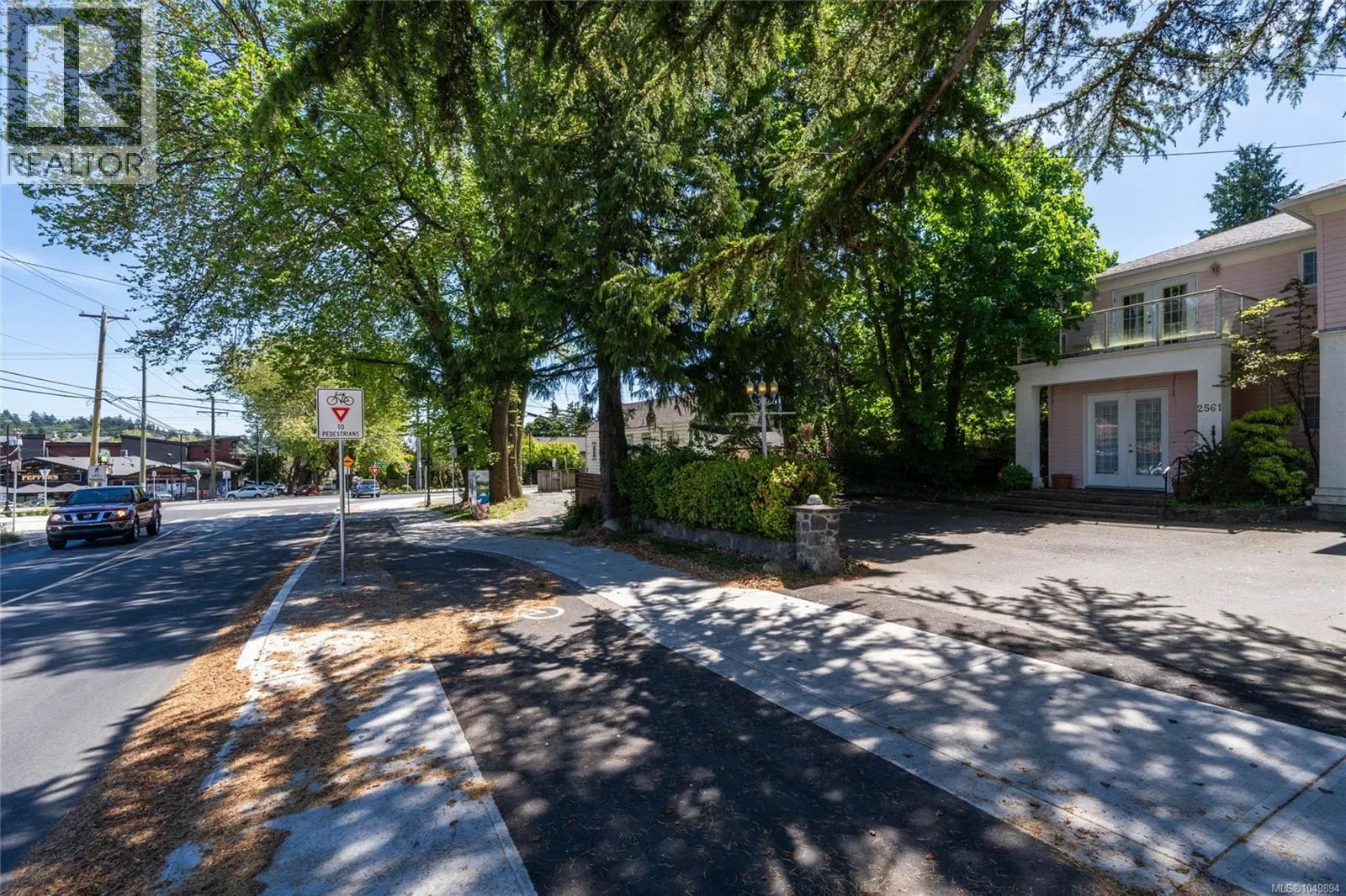 2561 Sinclair Rd