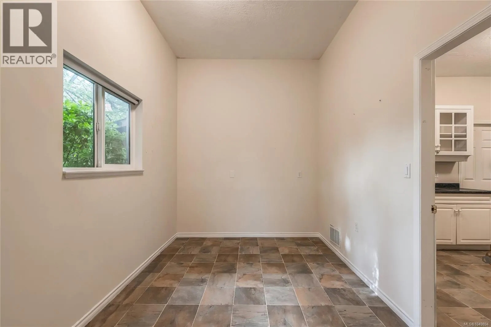 2561 Sinclair Rd