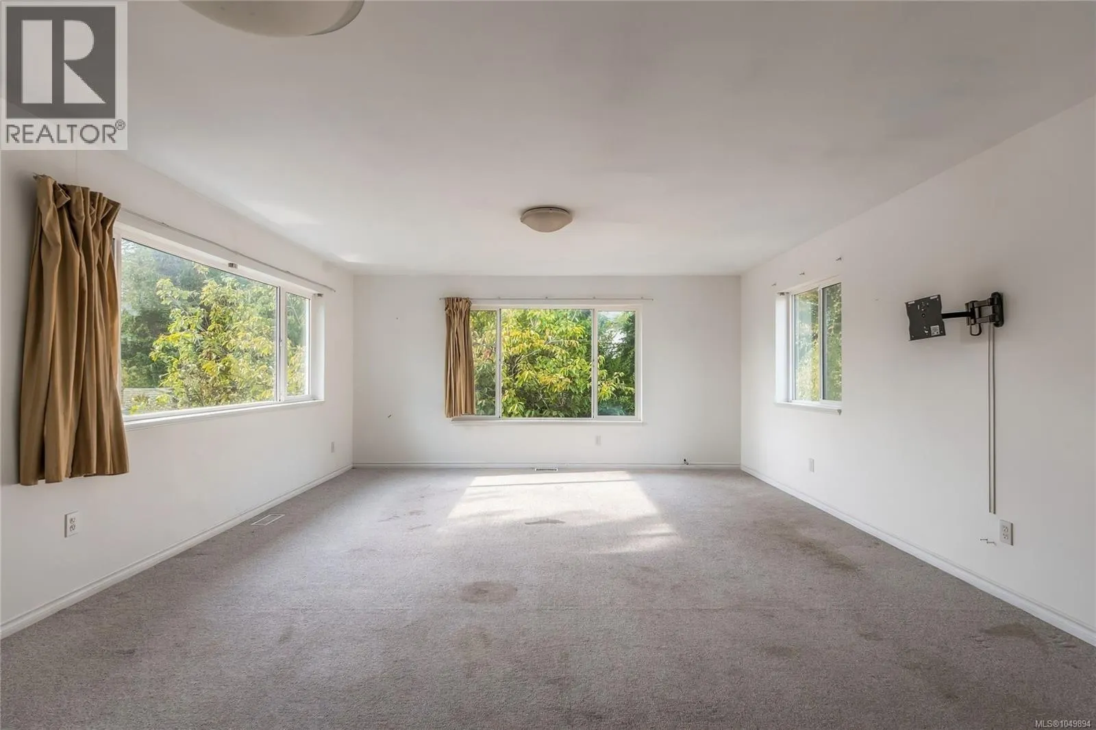 2561 Sinclair Rd