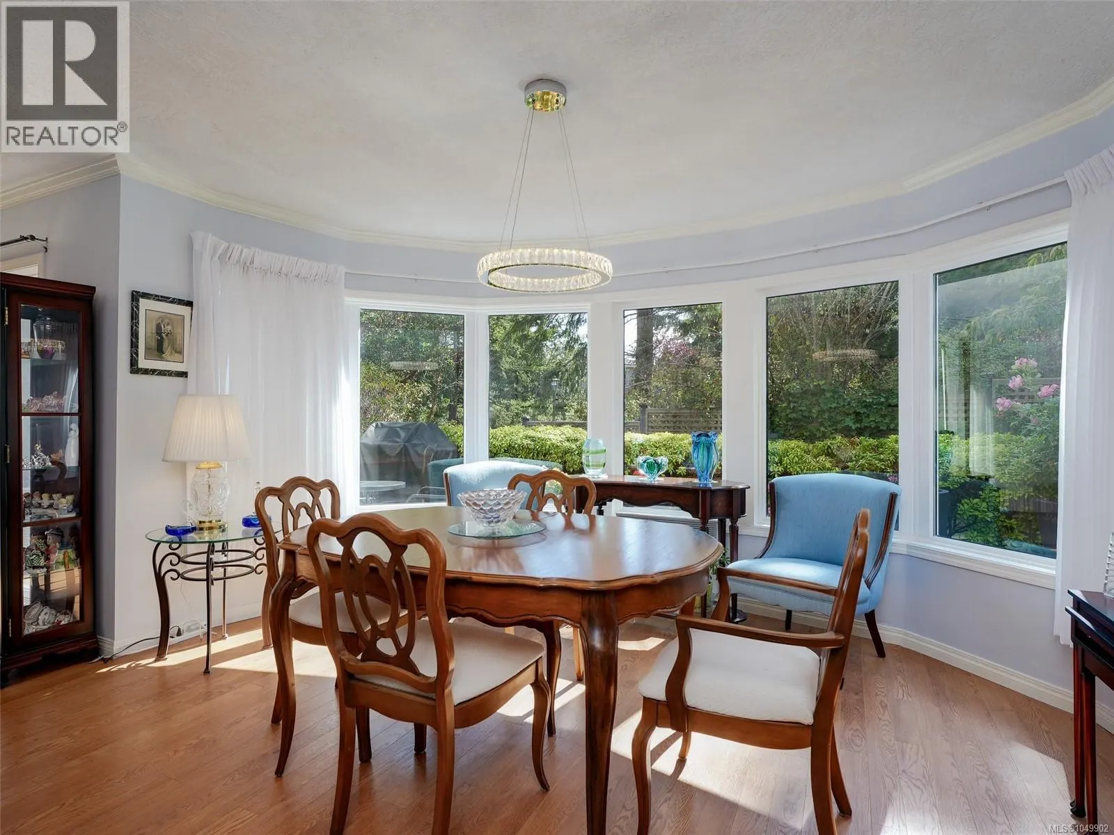 3105 2829 Arbutus Rd