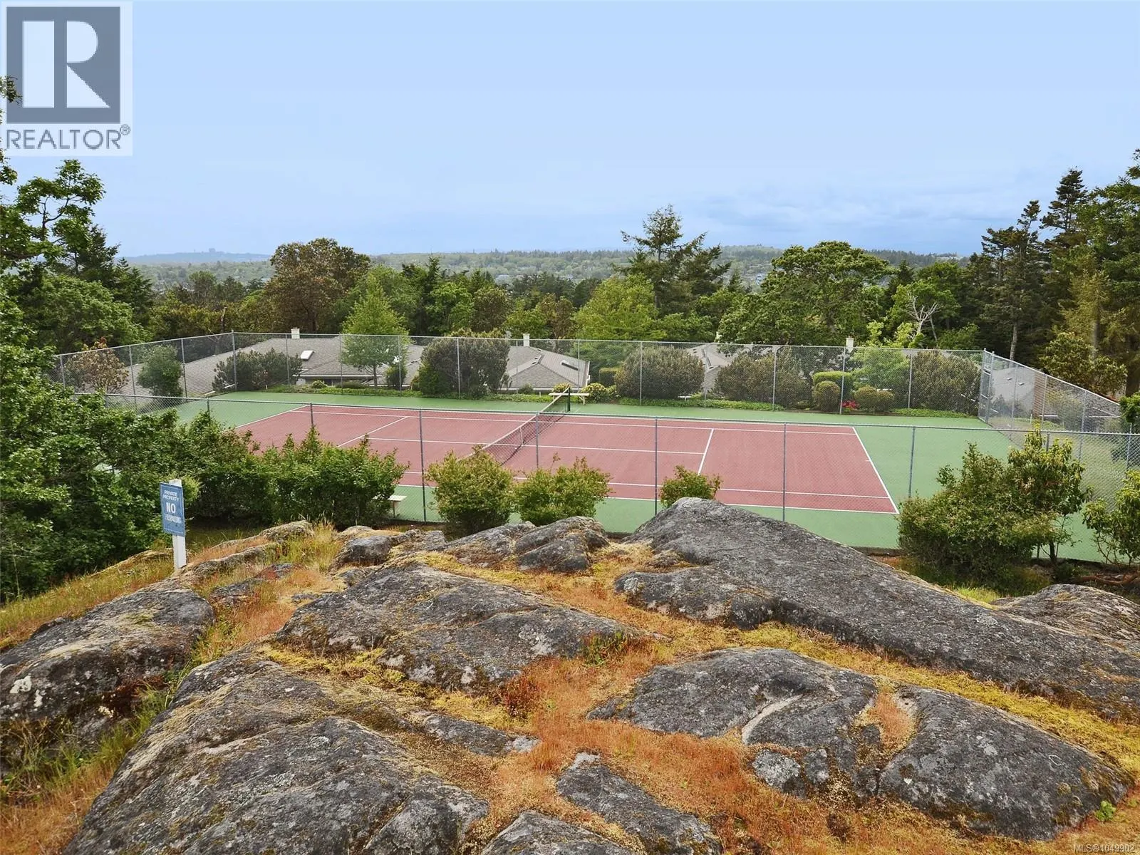 3105 2829 Arbutus Rd
