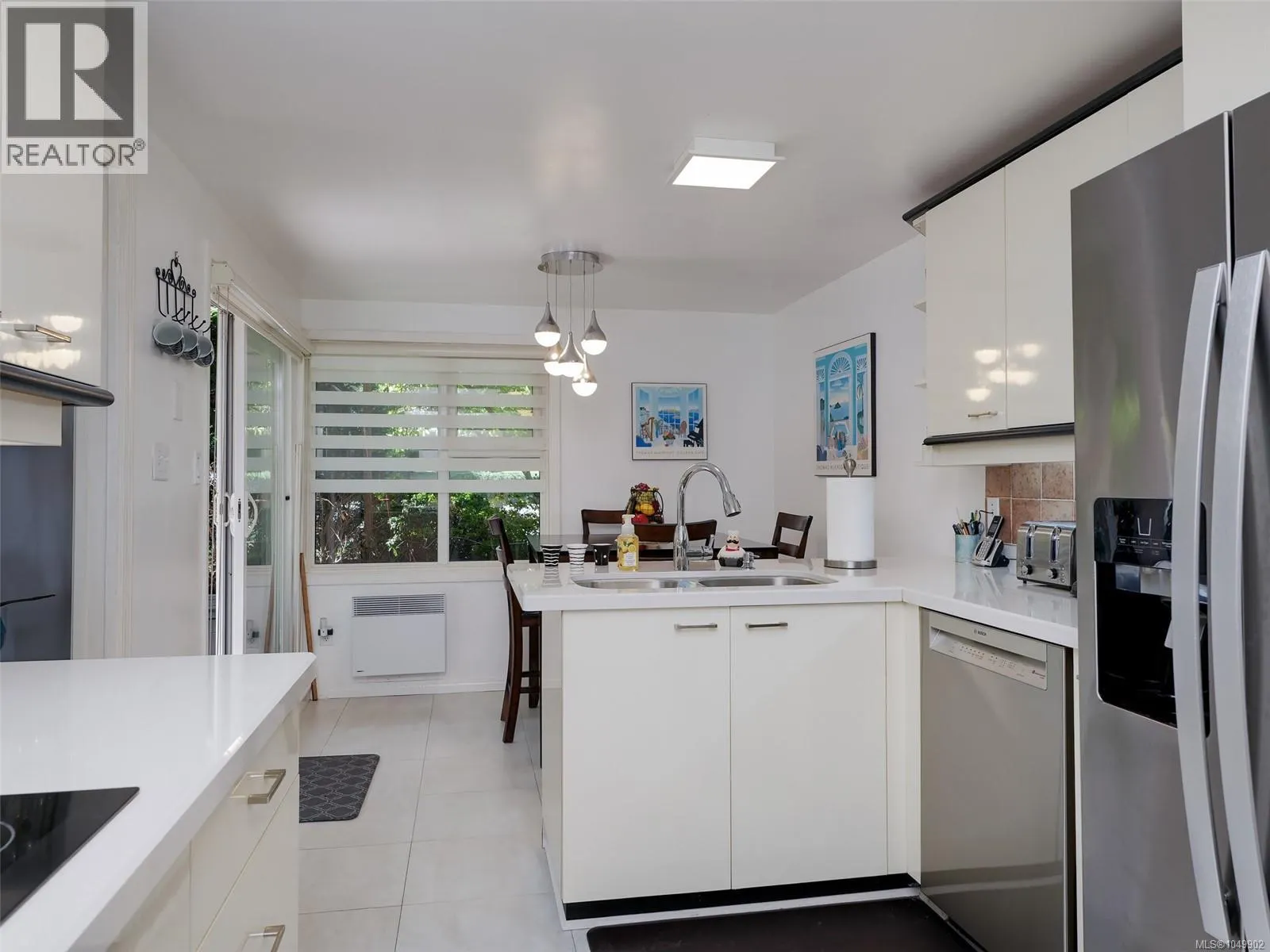 3105 2829 Arbutus Rd