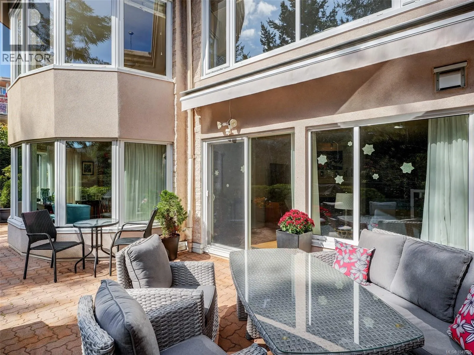 3105 2829 Arbutus Rd