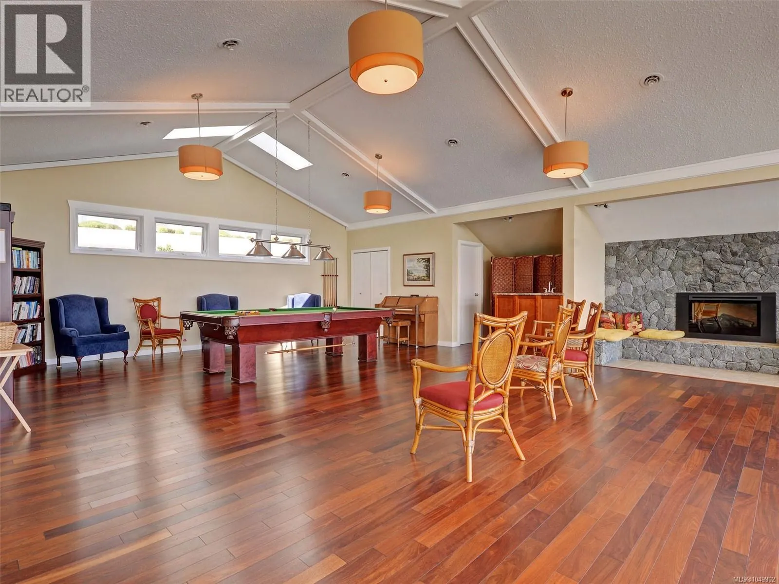 3105 2829 Arbutus Rd