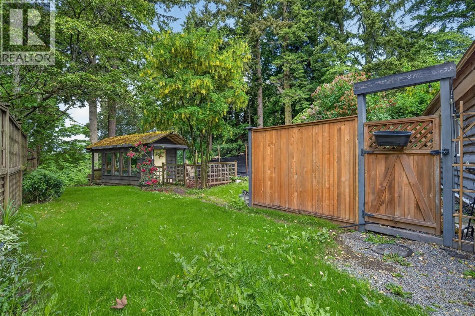 5168 Santa Clara Ave