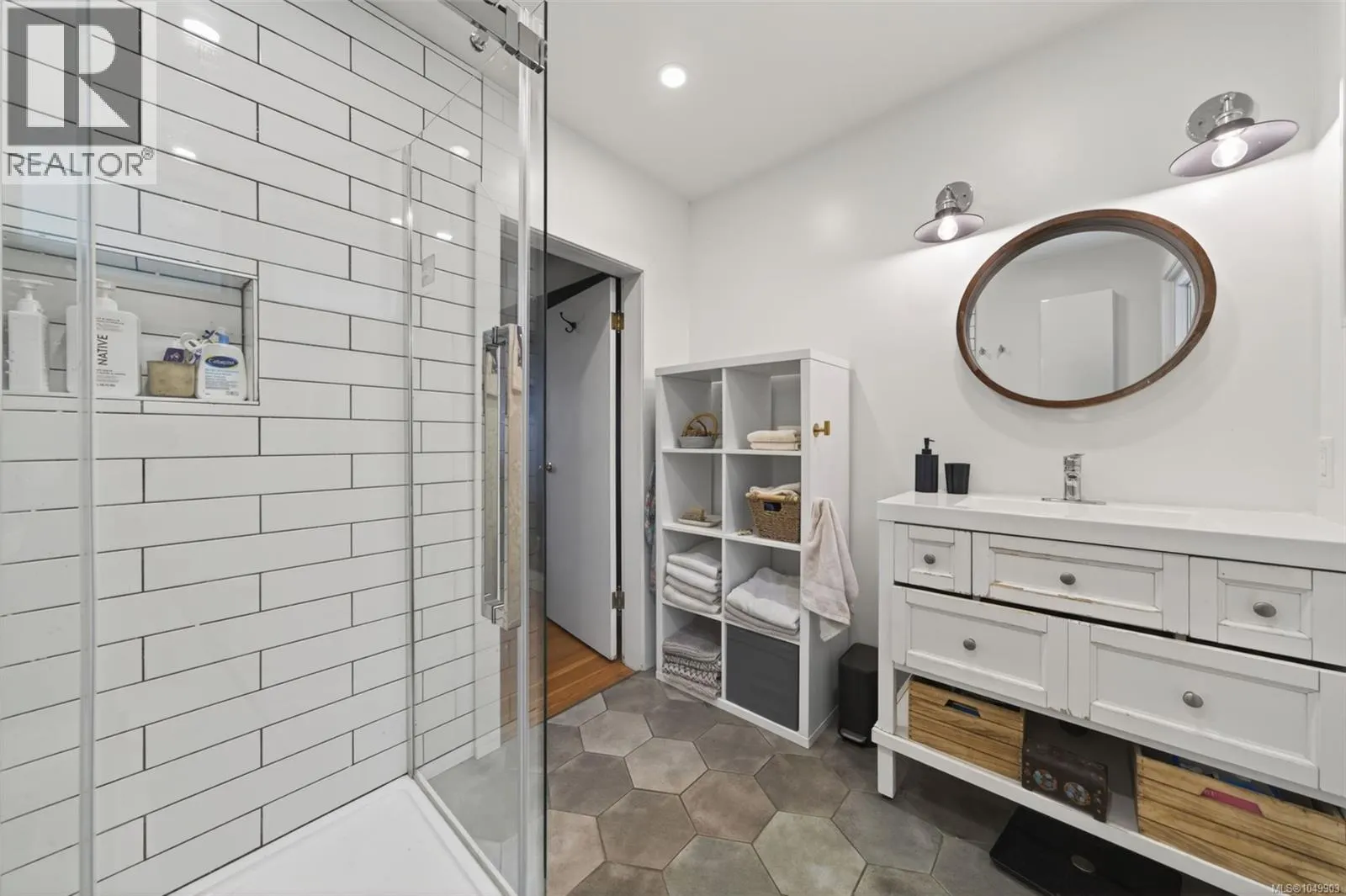 5168 Santa Clara Ave