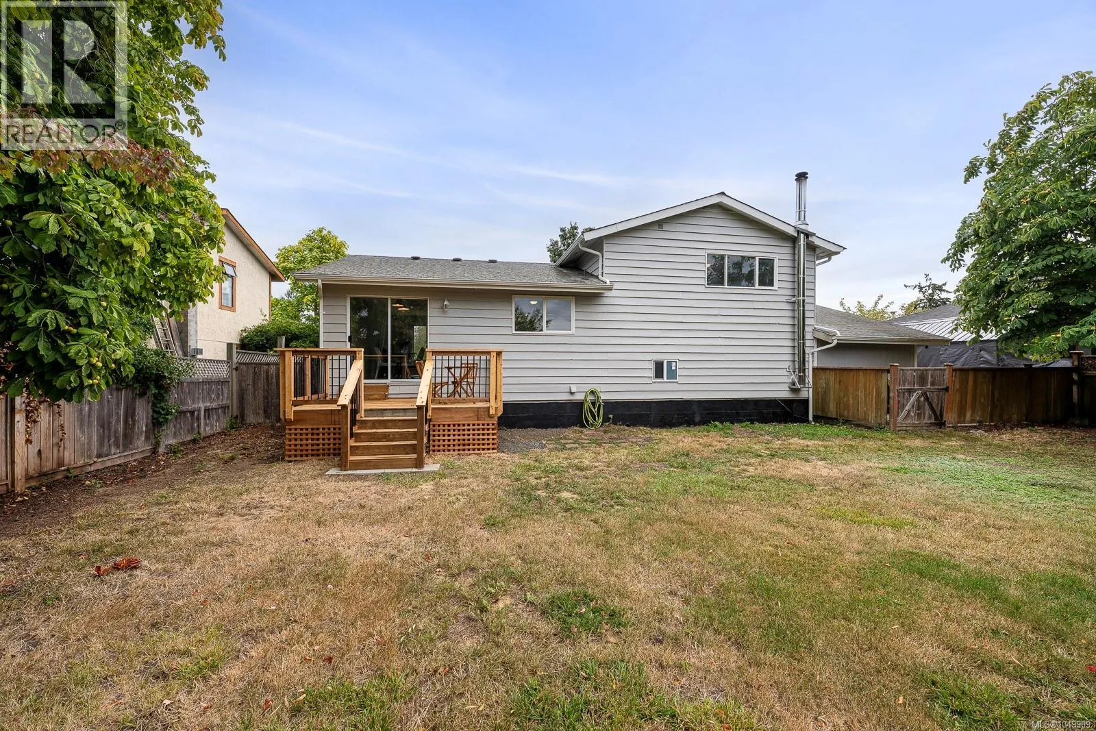 163 James St