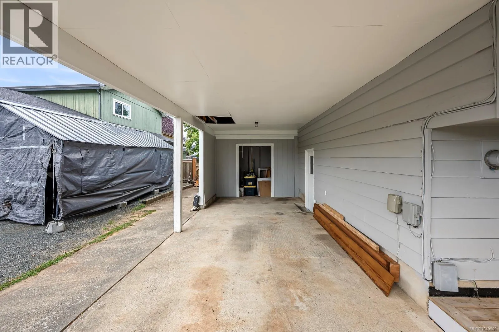 163 James St