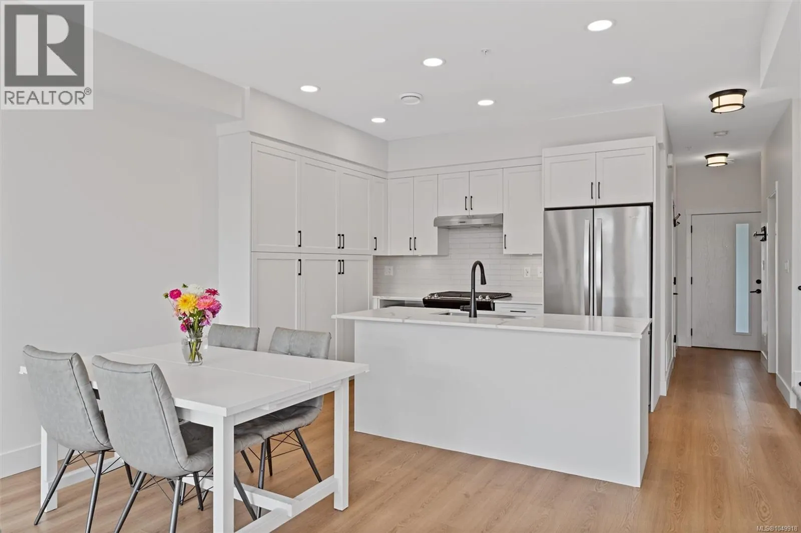 60 255 Caspian Dr