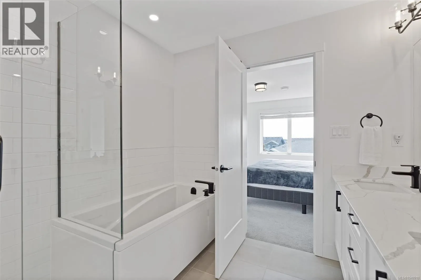 60 255 Caspian Dr