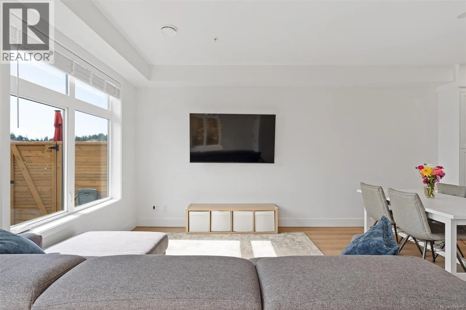 60 255 Caspian Dr
