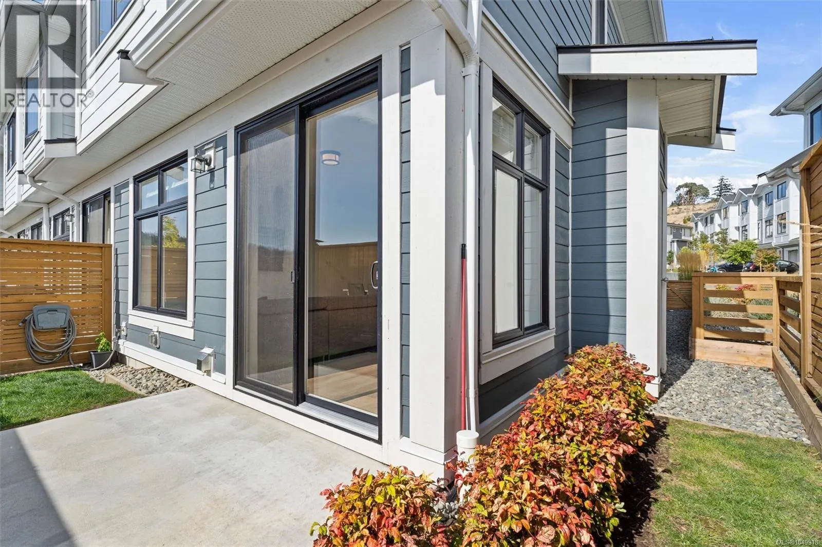60 255 Caspian Dr