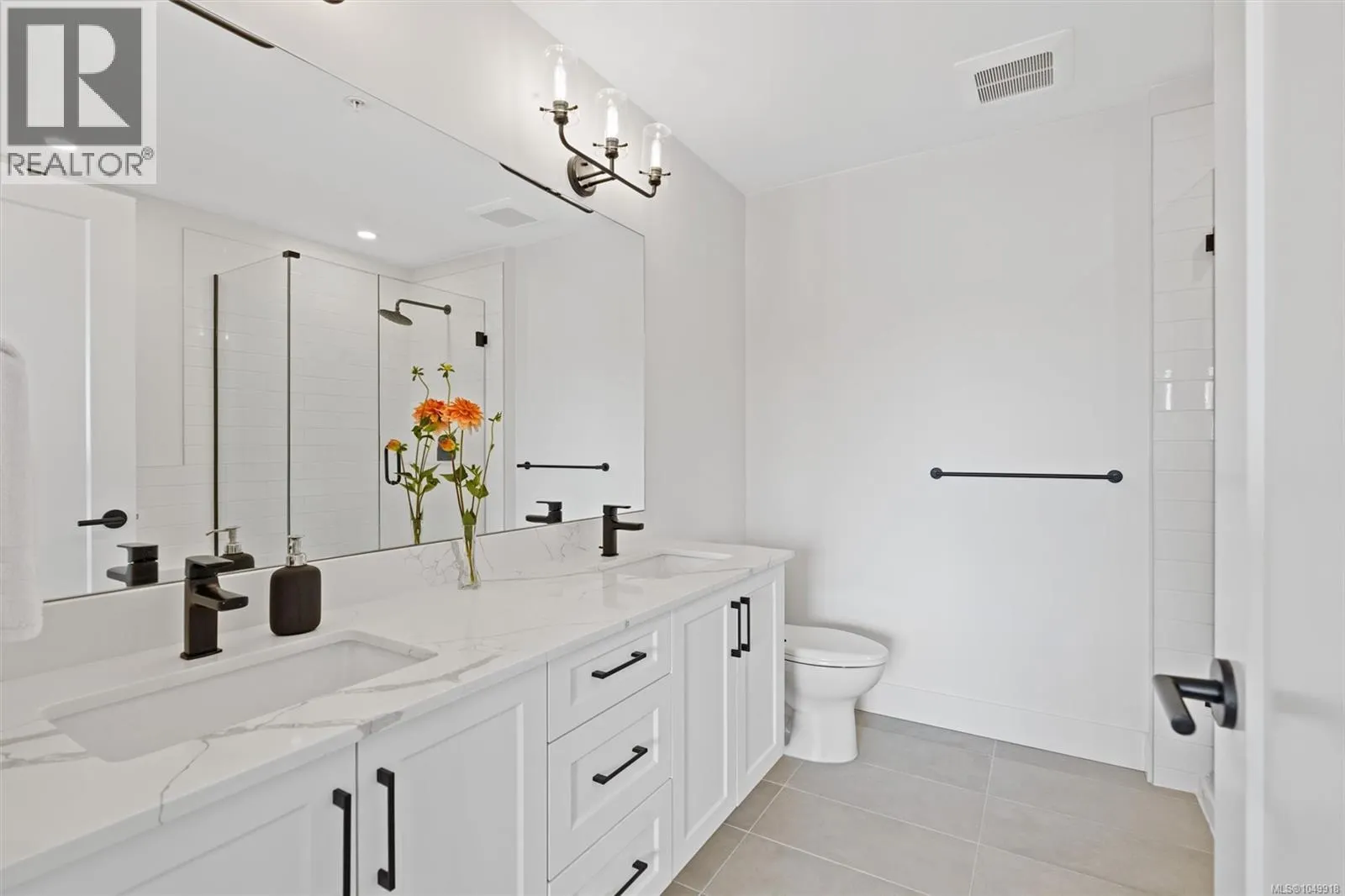 60 255 Caspian Dr