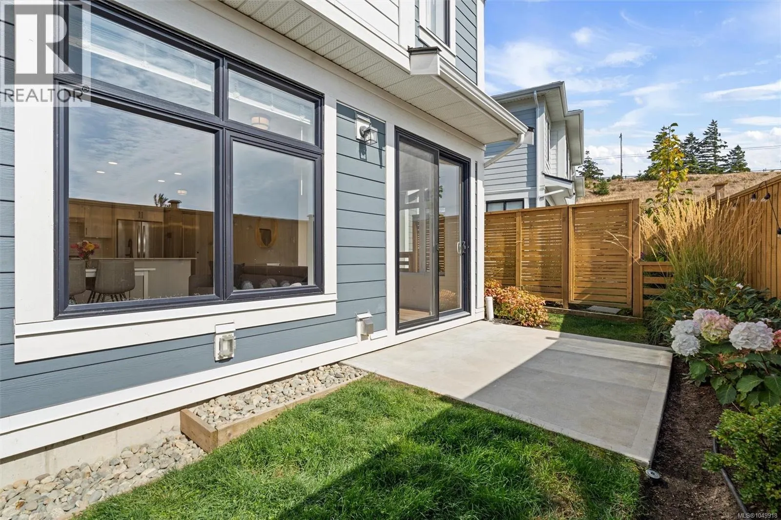 60 255 Caspian Dr