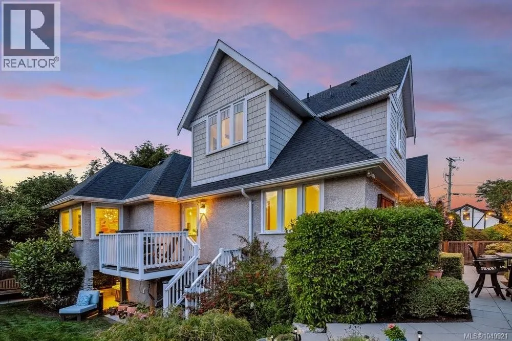 1244 Beach Dr