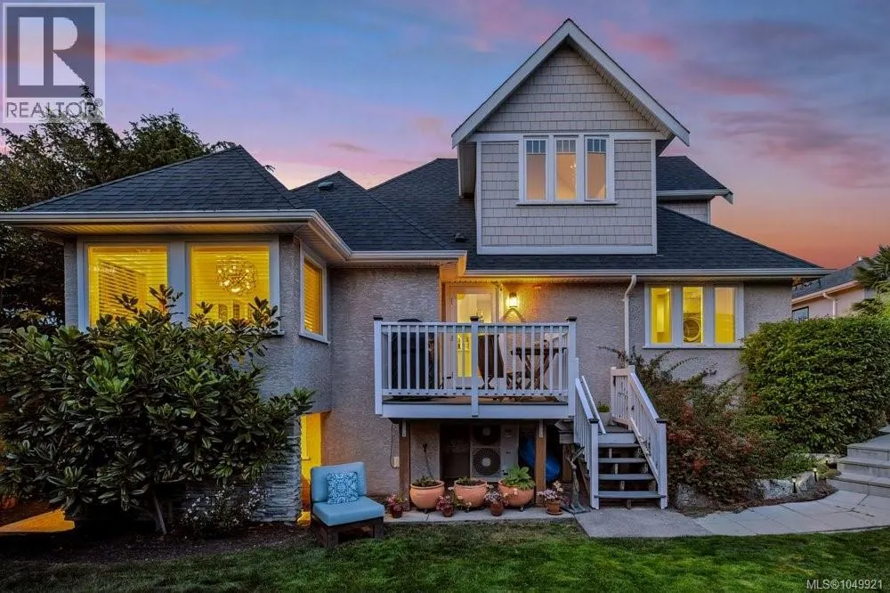 1244 Beach Dr