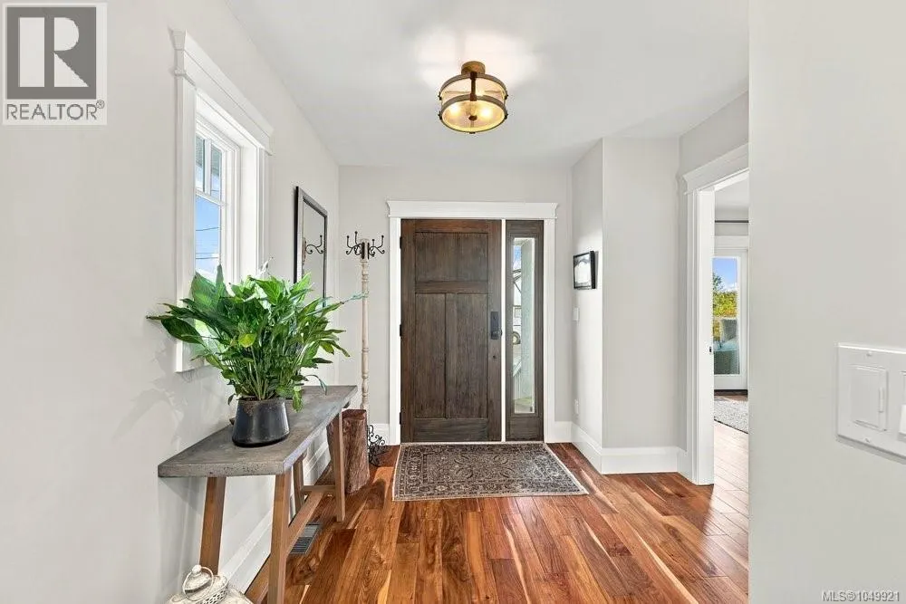1244 Beach Dr