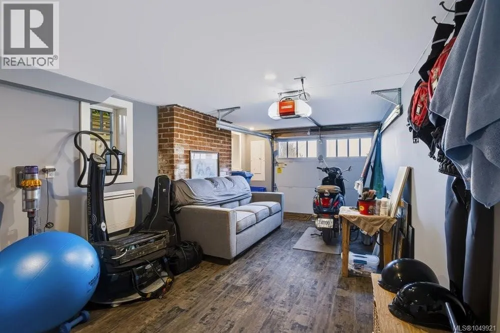 1244 Beach Dr