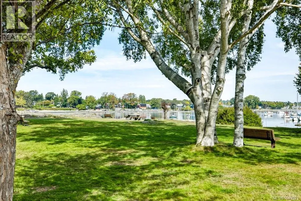 1244 Beach Dr