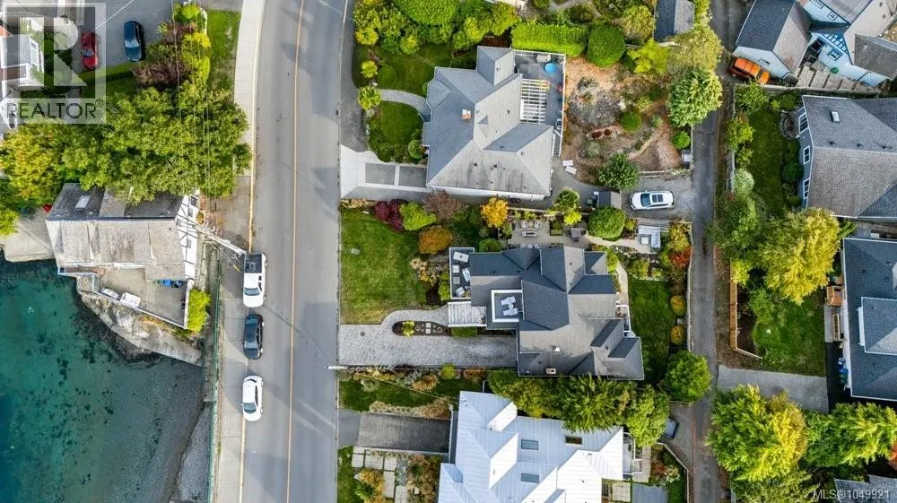 1244 Beach Dr