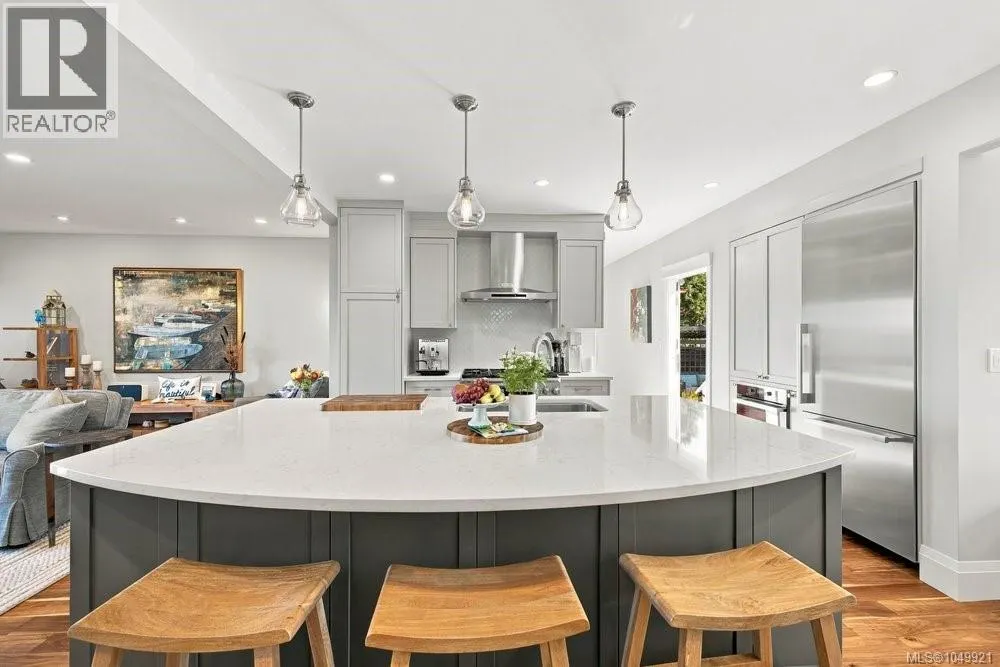 1244 Beach Dr