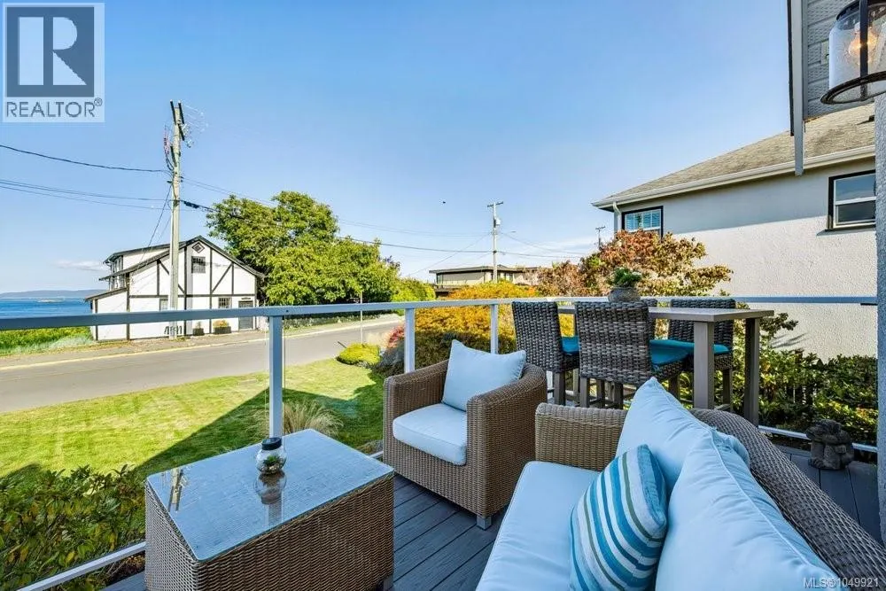 1244 Beach Dr
