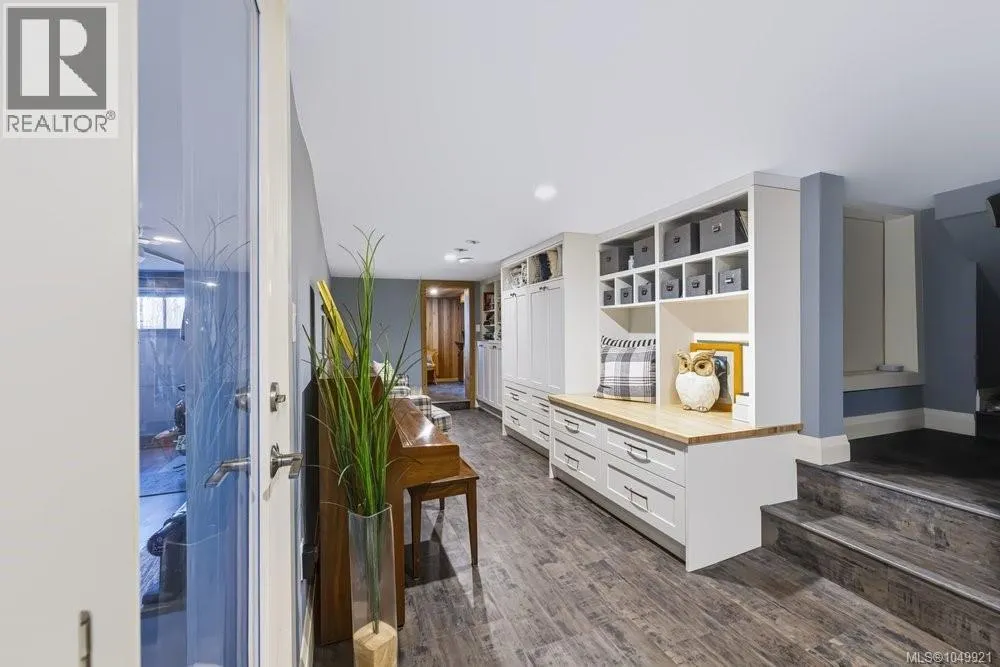 1244 Beach Dr