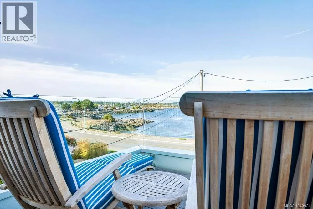 1244 Beach Dr