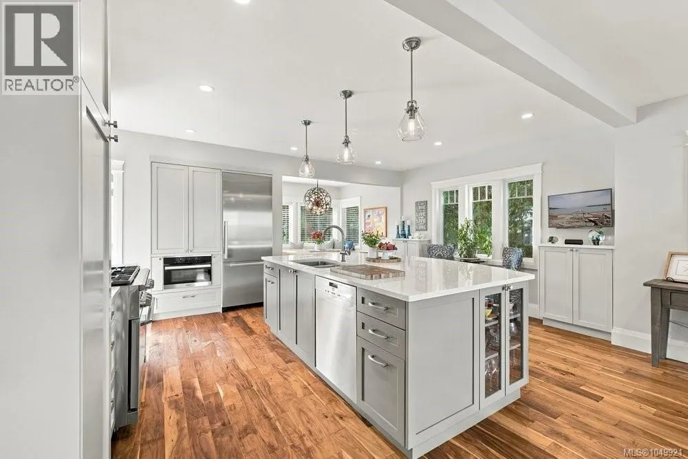 1244 Beach Dr