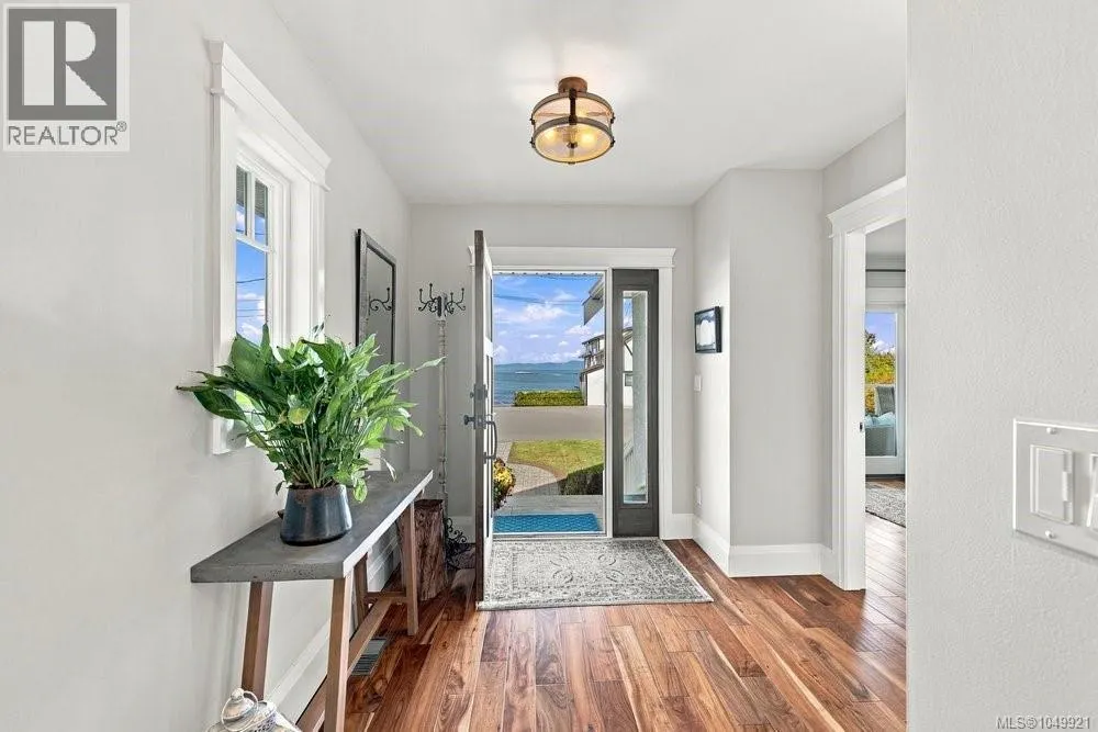 1244 Beach Dr