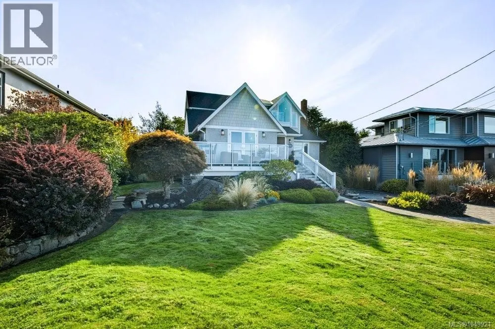 1244 Beach Dr
