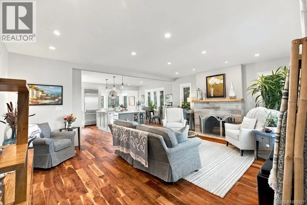 1244 Beach Dr