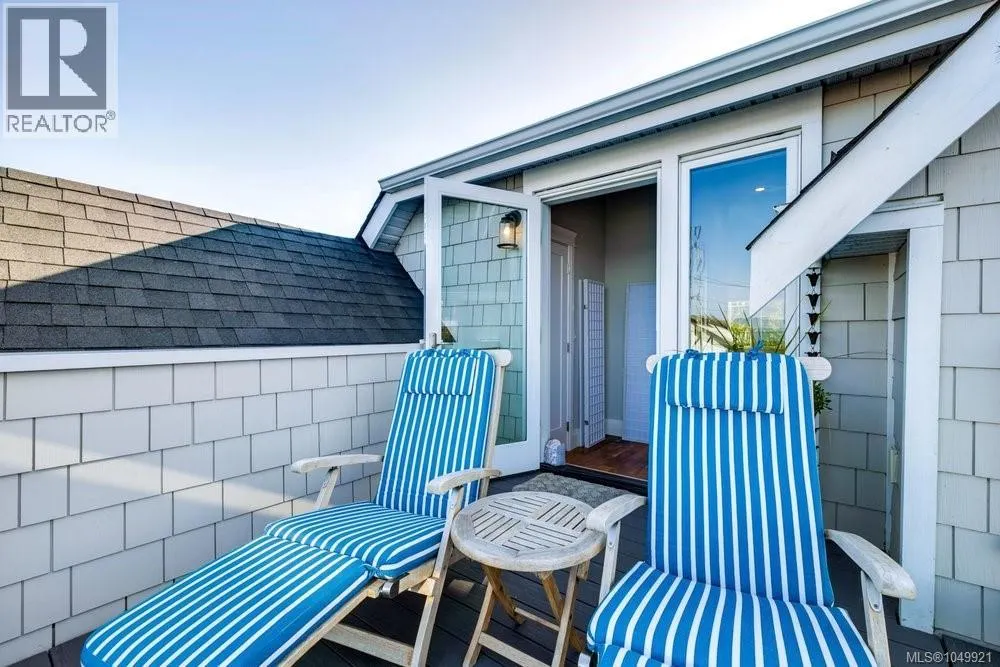 1244 Beach Dr