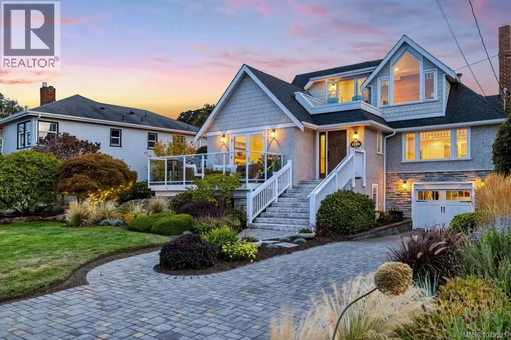1244 Beach Dr