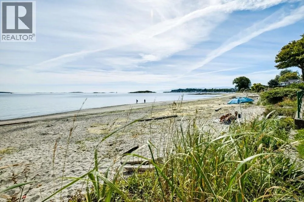 1244 Beach Dr