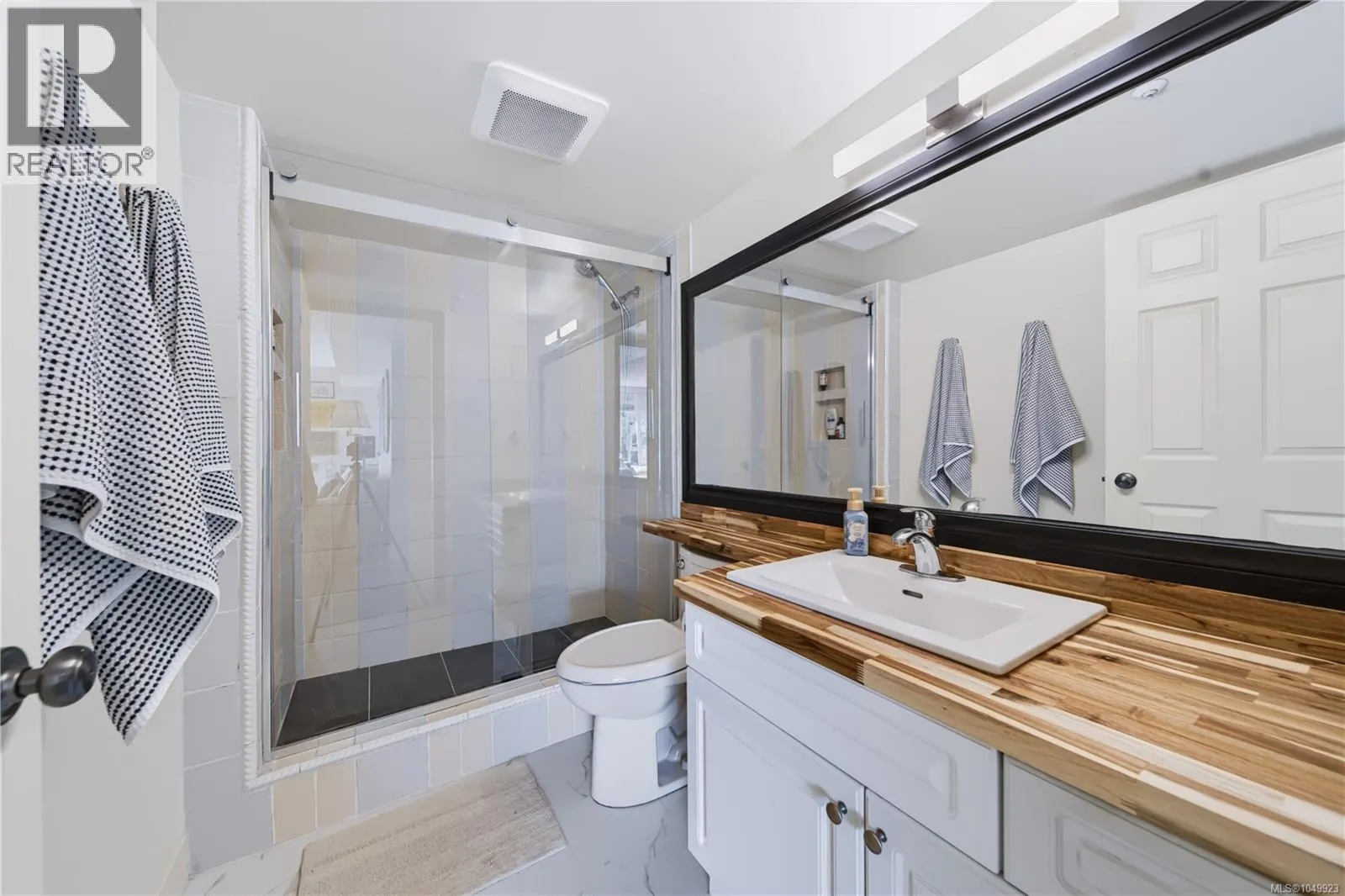 212 4965 Vista View Cres