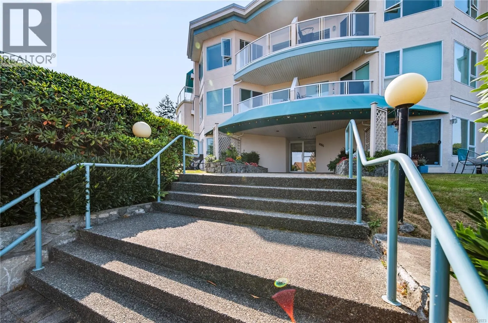 212 4965 Vista View Cres
