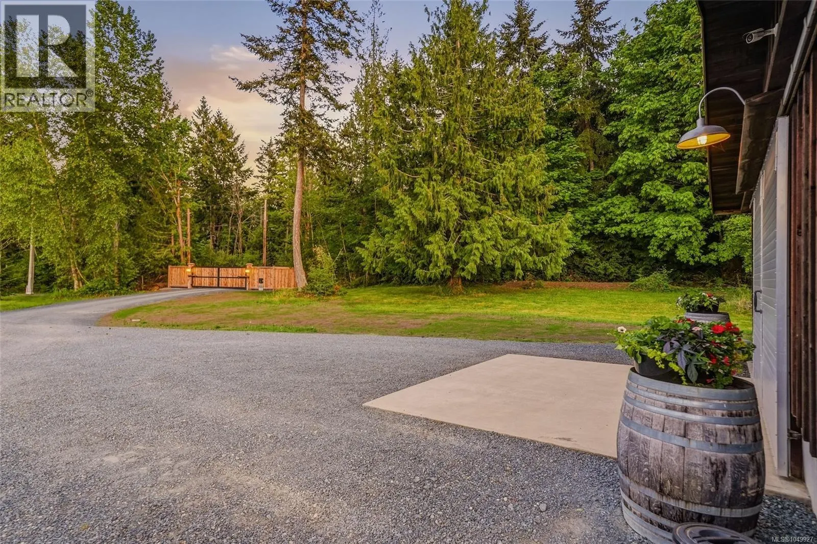 859 Andreef Rd