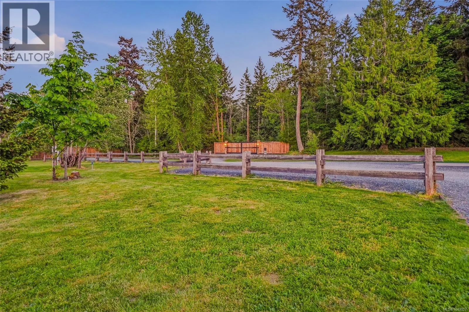859 Andreef Rd
