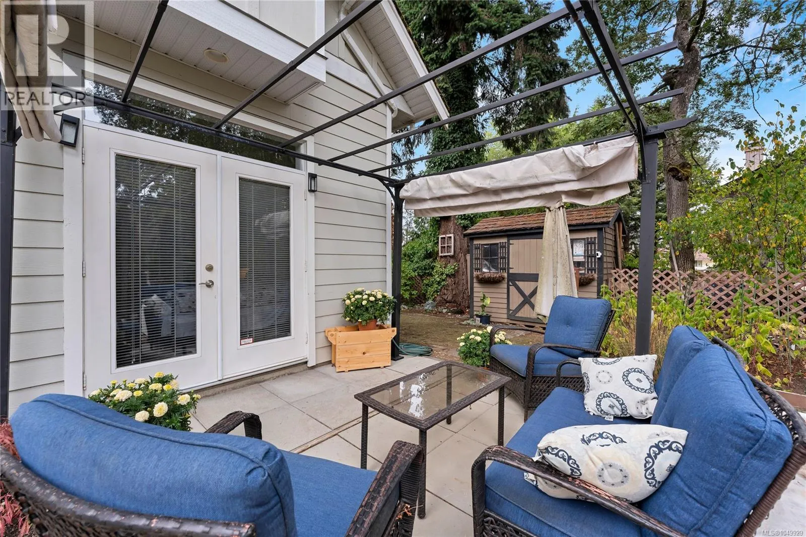 4151 Quadra St