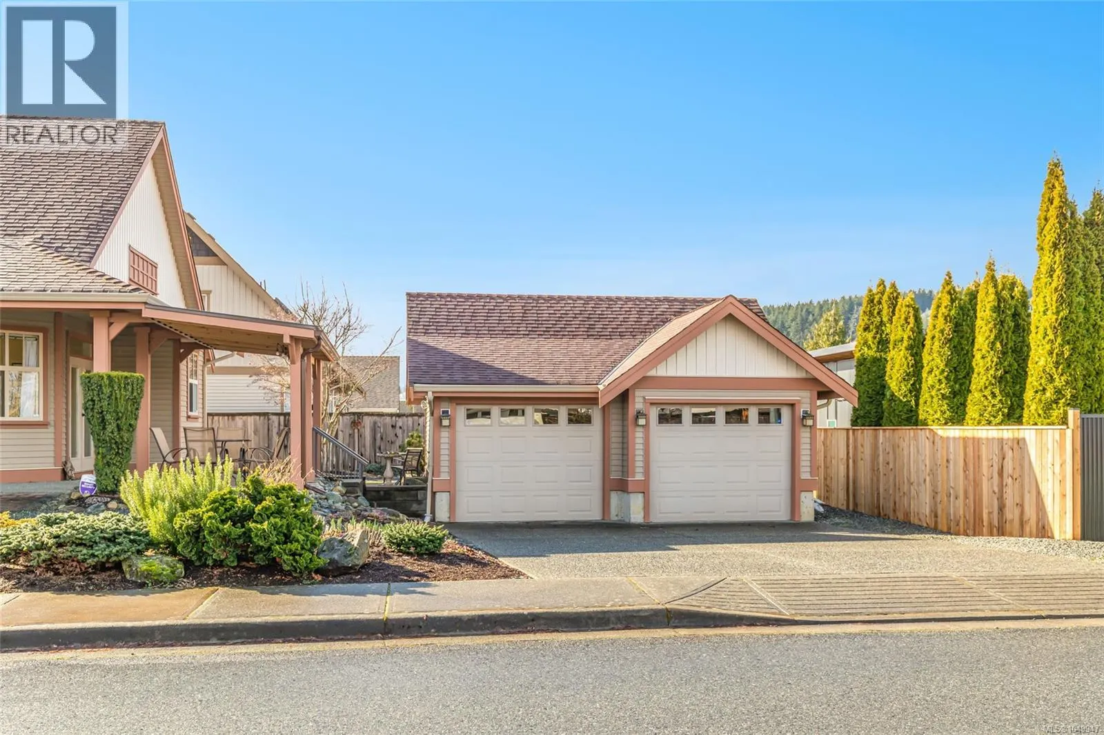 421 Poets Trail Dr